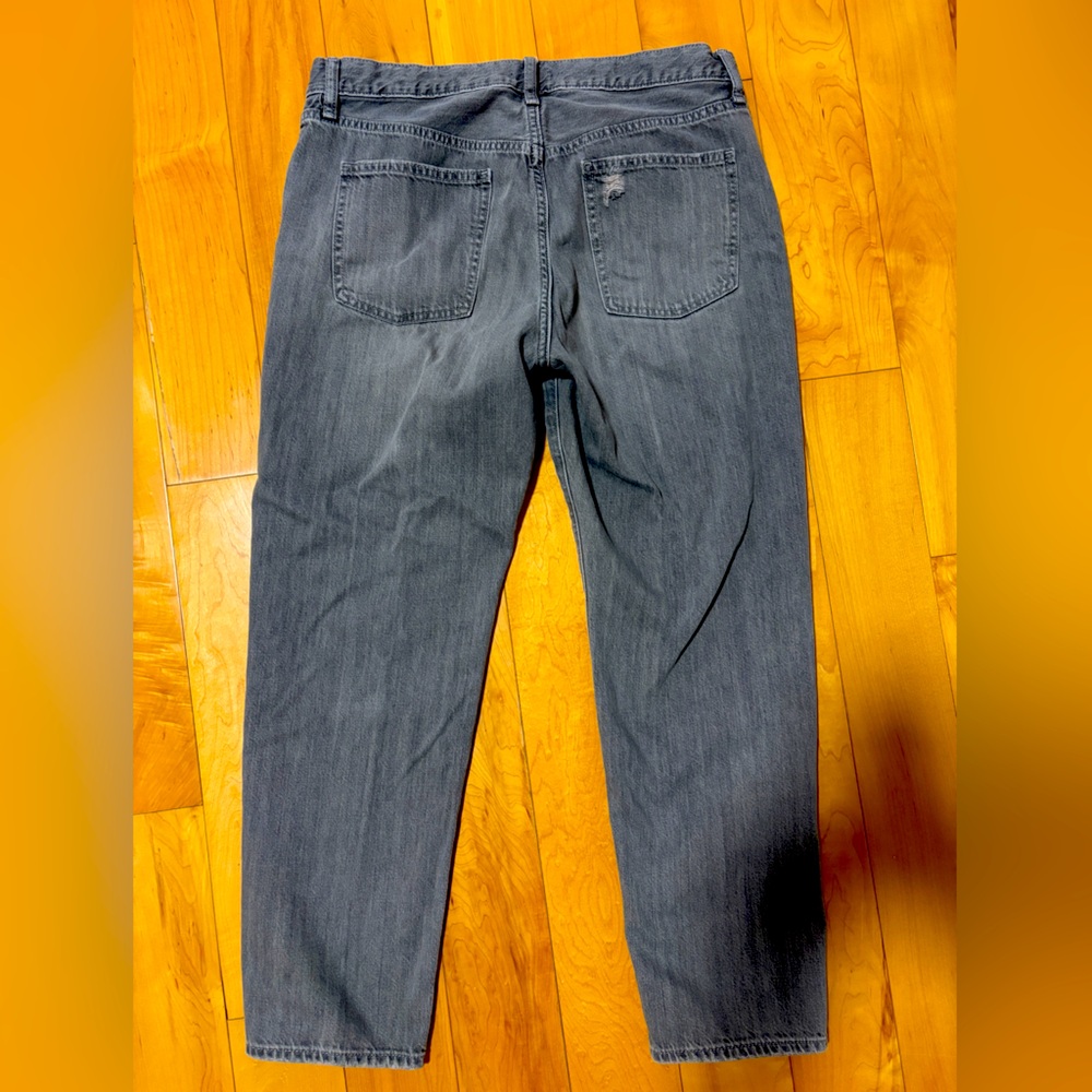 Uniqlo women’s jeans. Midrise relaxed tapered